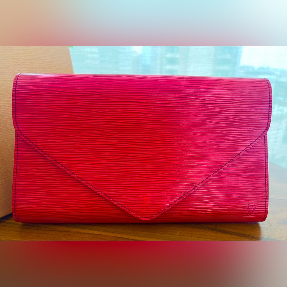 Louis Vuitton Art Deco Red Epi Envelope Clutch - Picture 2 of 16